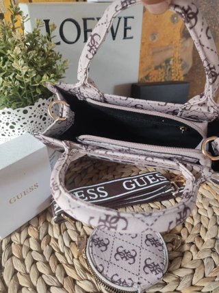 Bolso Guess Marrón y Beige