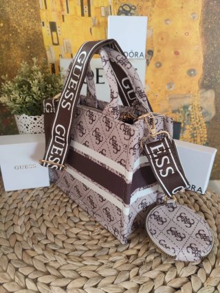 Bolso Guess Marrón y Beige