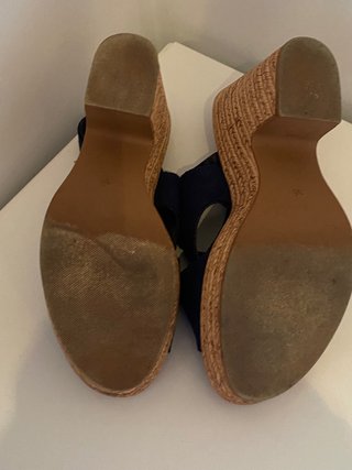 Sandalias azul marino cuña.