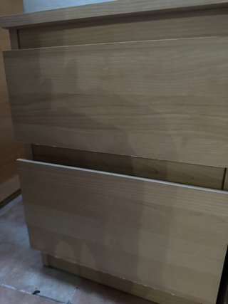 Conjunto comoda y mesita de noche
