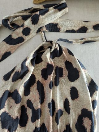 Vestido animal print cuello halter