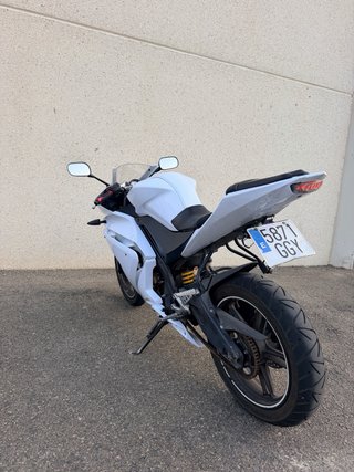 Yamaha YZF R125 BLANCA