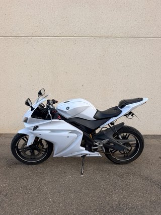 Yamaha YZF R125 BLANCA