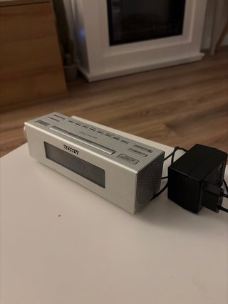 Despertador Sony Gris