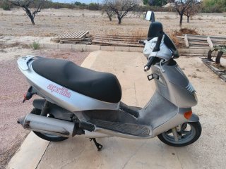 ¡Moto Económica! Aprilia Leonardo 125 cc. Scooter