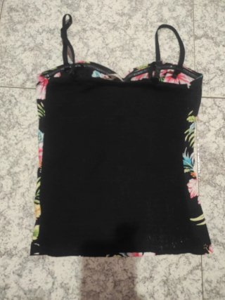 Camiseta tirantes flores tropicales