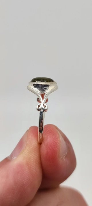 Anillo de Plata y Turmalina Verde.