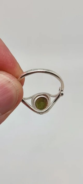 Anillo de Plata y Turmalina Verde.