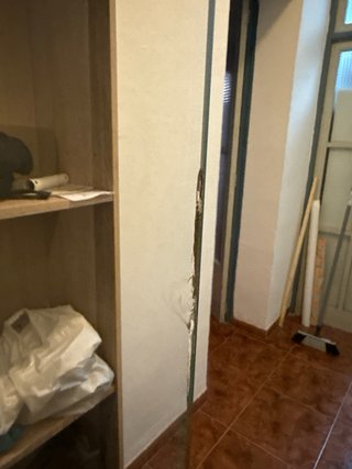 Armario estrecho madera y cristal