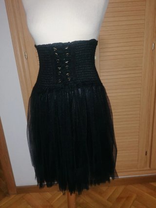 Falda negra Corpiño