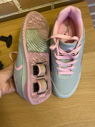 Zapatillas Kangaroos con ruedas Talla 36
