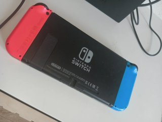 Nintendo Switch Azul y Rojo