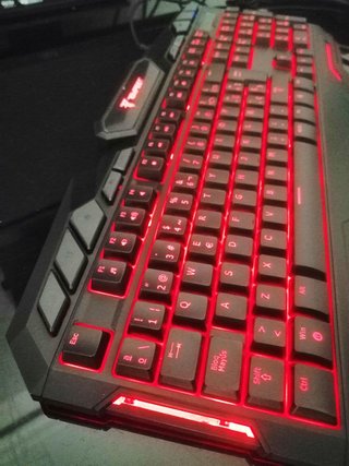 Teclado Gaming Tempest K8 Radiance RGB Retroilumin
