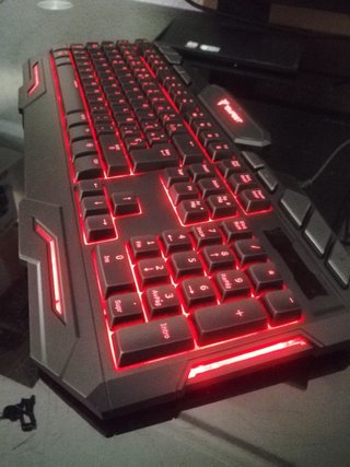 Teclado Gaming Tempest K8 Radiance RGB Retroilumin