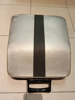 Macchina da scrivere Olivetti DL