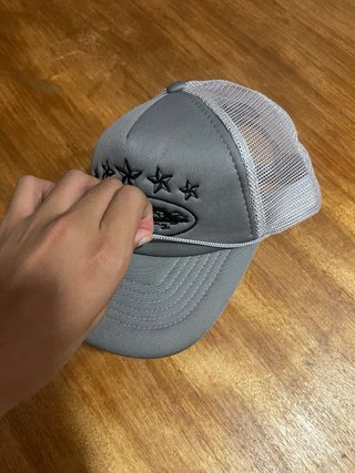 Gorra Corteiz Gris y Negra