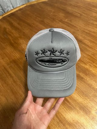 Gorra Corteiz Gris y Negra