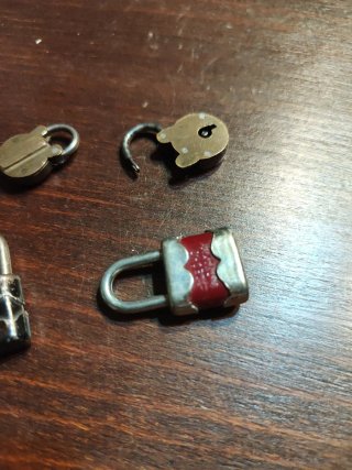 Lote de candados y llaves antiguos