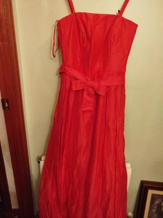 Vestido fiesta rojo con lazo