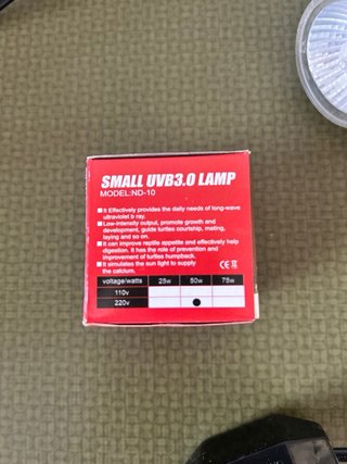 Lámpara UVB flexo para tortugueras y terrarios.