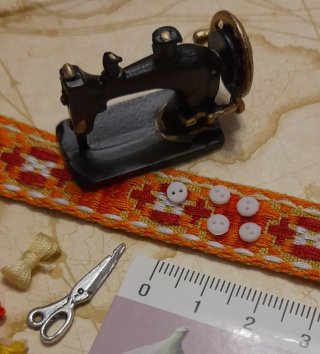 Miniaturas Casa Muñecas: Máquina Coser