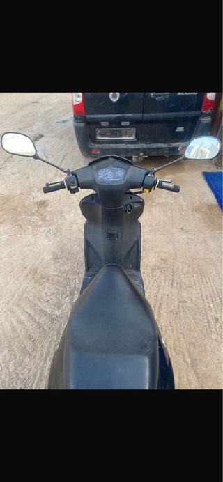 Peugeot Kisbee Scooter Negra