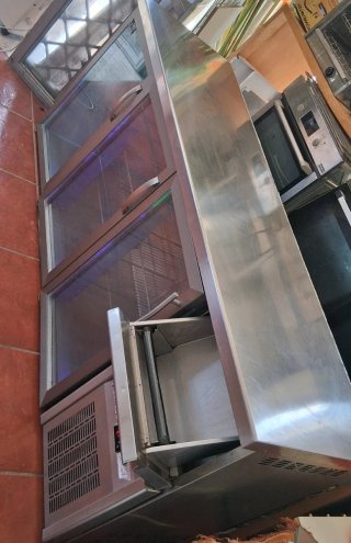 Frigorífico industrial cafetería 3 puertas 2m alto