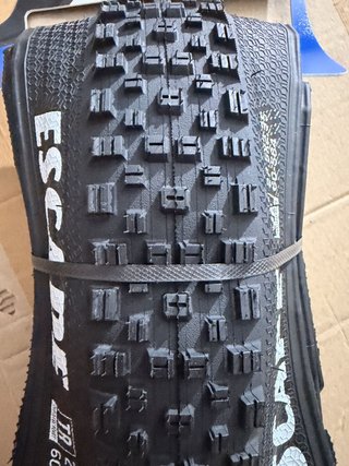 Neumático Goodyear Escape 27.5x2.35 Tubeless Ready