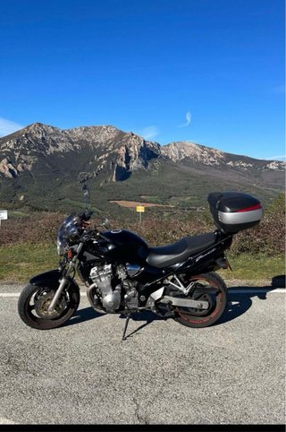 Suzuki Bandit 600 Negra