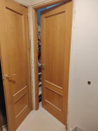 Puertas color pino miel 30€ cada una