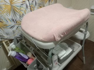 Cambiador con bañera para bebé