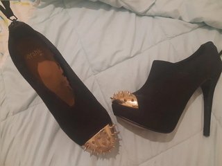Zapato abotinado tacón alto