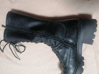 Botas altas negras con cordones