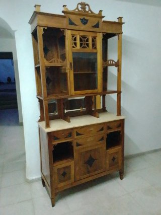 Mueble aparador antiguo de madera