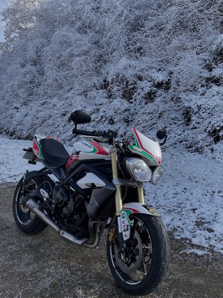Triumph Street Triple 675 A2