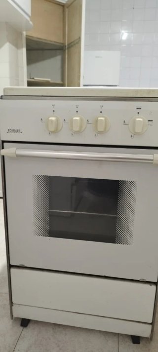Cocina de gas Rommer blanca