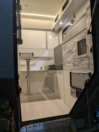 Célula vivienda para pickup elevable.