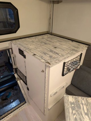 Célula vivienda para pickup elevable.