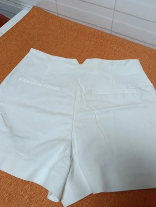Pantalón corto blanco