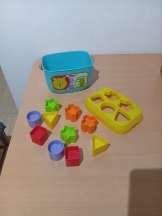 Cubo encajable Fisher-Price animales