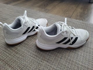 Zapatillas Adidas Blancas y Negras