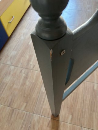 Cabecero de cama de madera gris