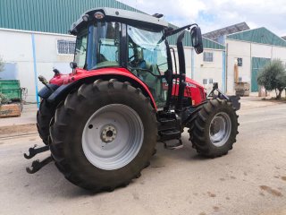 Tractor Massey Ferguson 5713S