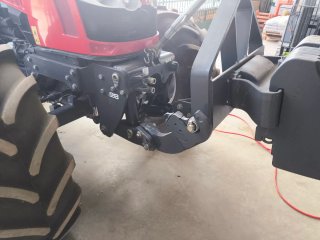 Tractor Massey Ferguson 5713S