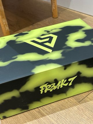 Nike Giannis Freak 7 Negro/Dorado