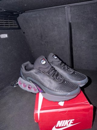 Zapatillas Nike Air Max DN Negras y Moradas