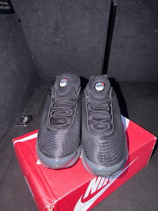 Zapatillas Nike Air Max DN Negras y Moradas