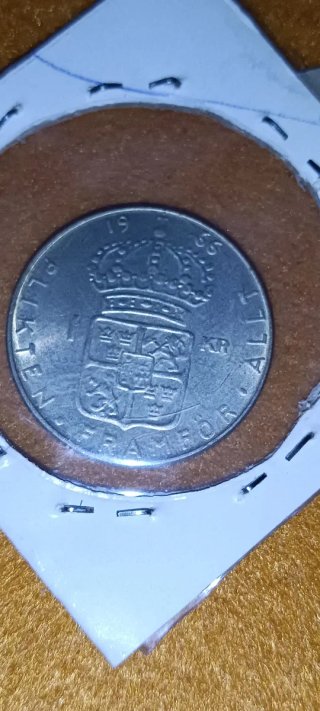 Lote 2 monedas  plata  Bélgica y Suecia.