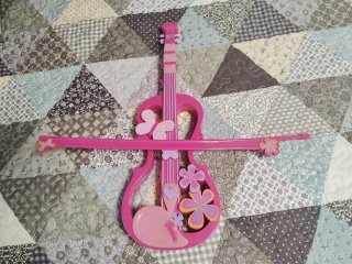 Violín y arco Barbie rosa con flores
