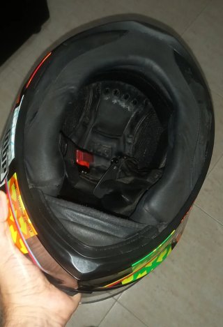 Casco AGV Réplica Rossi Necesita cariño.